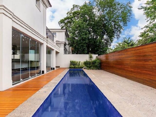 Sobrado com 720m² 4 quartos e 5 banheiros, à venda, no bairro Jardim Petrópolis em São Paulo
