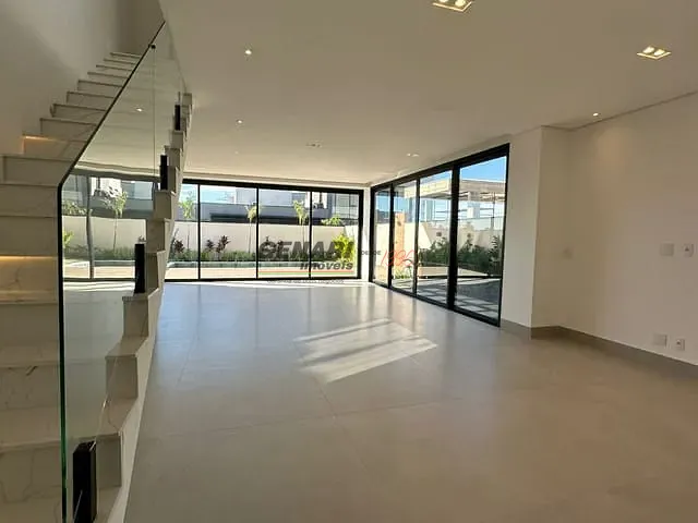 Sobrado com 300m² 4 quartos e 6 banheiros, à venda, no bairro Jardim Residencial Sapezal em Indaiatuba