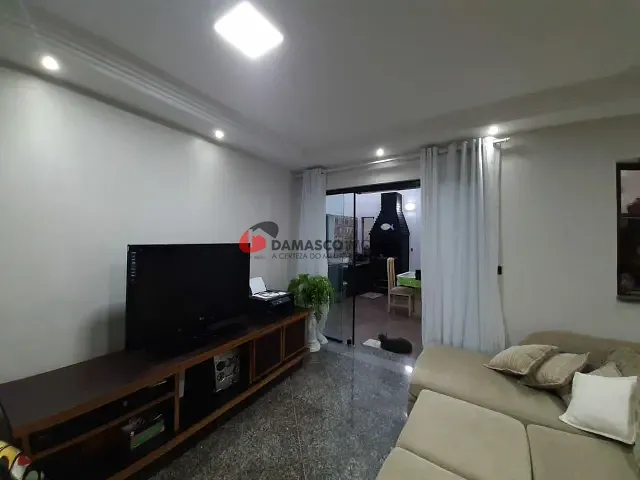 Sobrado com 480m² 4 quartos e 5 banheiros, para alugar, no bairro Jardim Sao Caetano em São Caetano do Sul