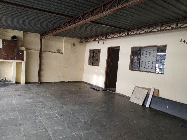 Sobrado com 200m² 4 quartos e 3 banheiros, à venda, no bairro Jardim São Salvador em Taboão da Serra