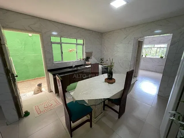 Sobrado com 238m² 3 quartos e 1 banheiro, à venda, no bairro Parque das Américas em Mauá