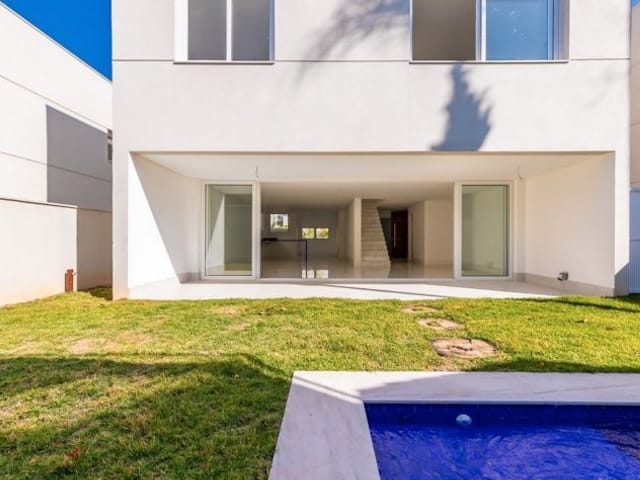 Sobrado com 420m² 4 quartos e 5 banheiros, à venda, no bairro Chácara Santo Antônio em São Paulo