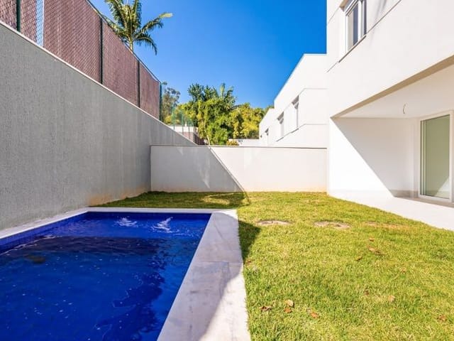 Sobrado com 420m² 4 quartos e 5 banheiros, à venda, no bairro Chácara Santo Antônio em São Paulo
