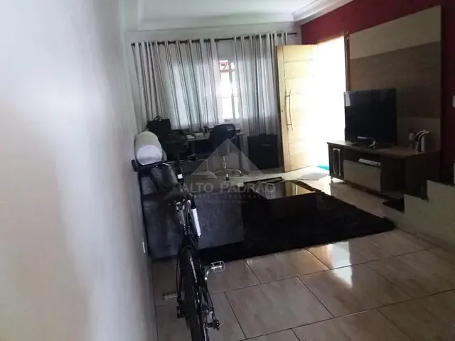 Sobrado com 125m², à venda, no bairro Vila Nossa Senhora das Vitórias em Mauá
