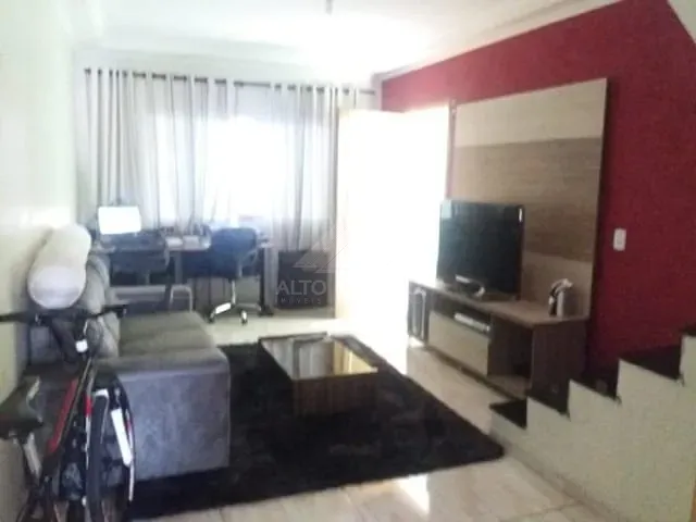 Sobrado com 125m², à venda, no bairro Vila Nossa Senhora das Vitórias em Mauá