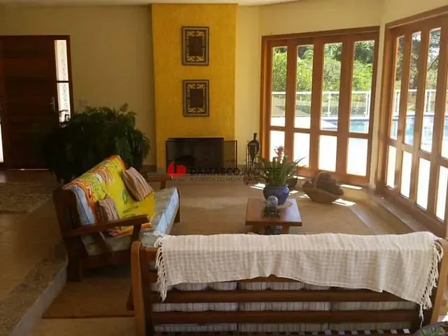 Sobrado com 750m² 5 quartos e 5 banheiros, à venda, no bairro Alphaville Graciosa em Pinhais