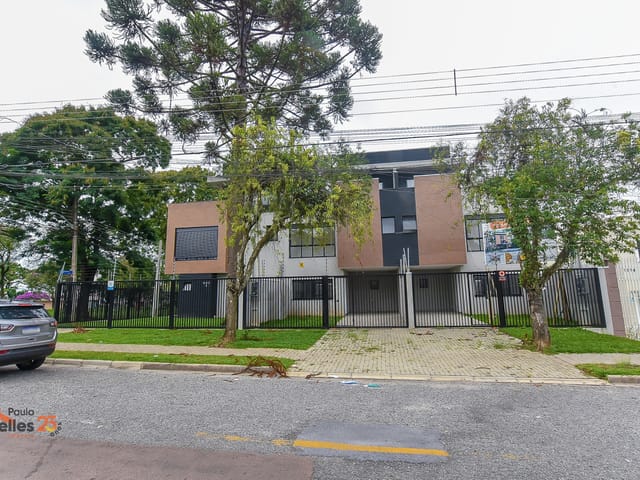 Sobrado 3 quartos e 4 banheiros, à venda, no bairro Água Verde em Curitiba