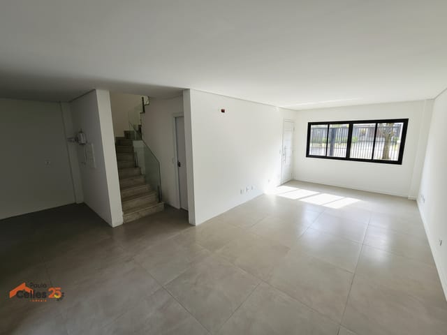 Sobrado 3 quartos e 4 banheiros, à venda, no bairro Água Verde em Curitiba