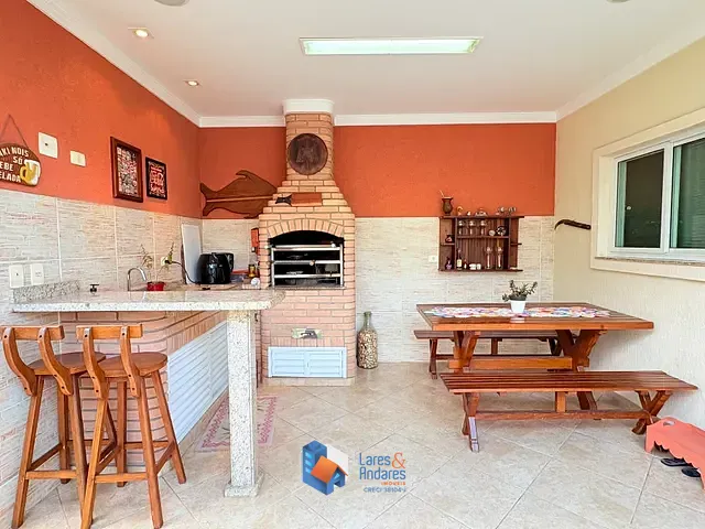 Sobrado com 214m² 3 quartos e 5 banheiros, à venda, no bairro Jardim Regina em São Paulo