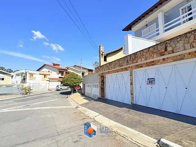Sobrado com 180m² 4 quartos e 5 banheiros, à venda, no bairro Jardim Regina em São Paulo