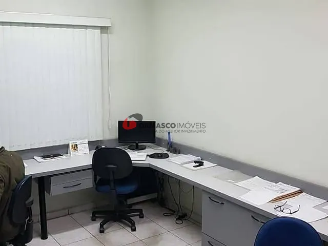 Sobrado com 165m² 3 quartos e 1 banheiro, à venda, no bairro Vila Mazzei em Santo André