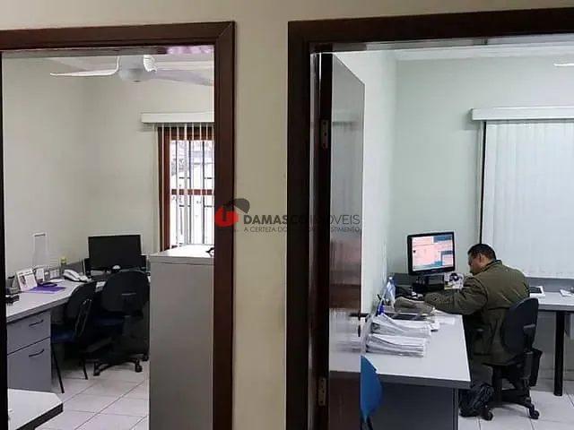 Sobrado com 165m² 3 quartos e 1 banheiro, à venda, no bairro Vila Mazzei em Santo André