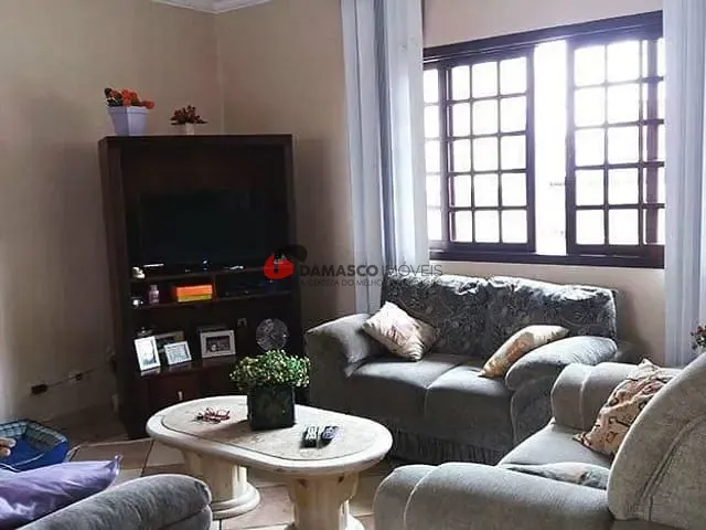 Sobrado com 239m² 3 quartos e 1 banheiro, à venda, no bairro Osvaldo Cruz em São Caetano do Sul