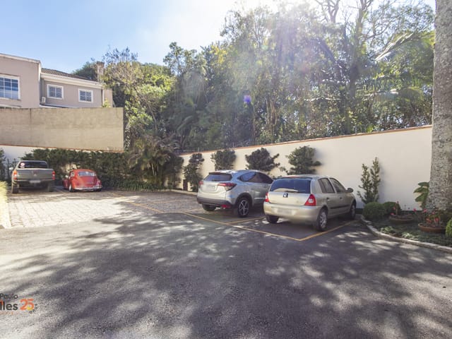 Sobrado 4 quartos e 4 banheiros, à venda, no bairro Vista Alegre em Curitiba