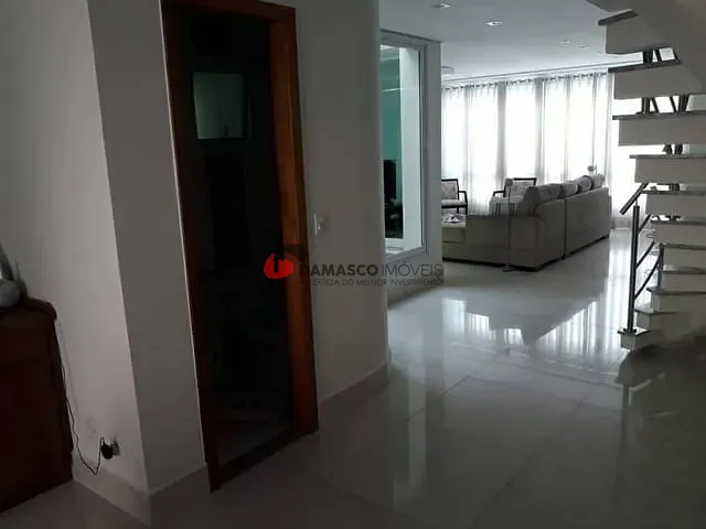 Sobrado com 203m² 3 quartos e 3 banheiros, à venda, no bairro Olímpico em São Caetano do Sul