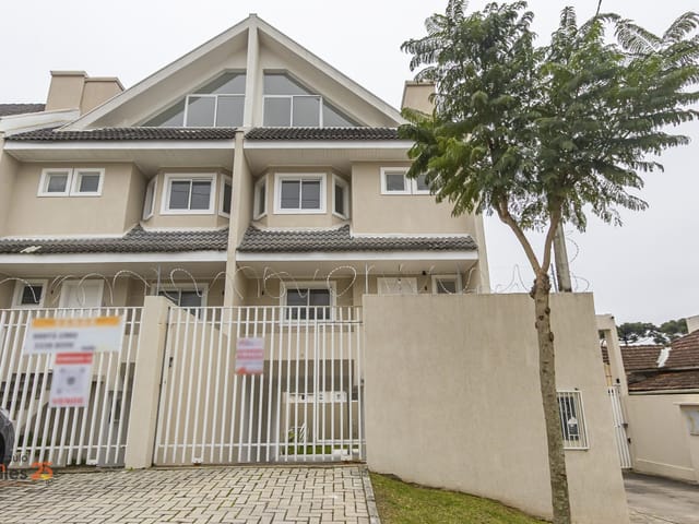 Sobrado 3 quartos e 3 banheiros, à venda, no bairro Uberaba em Curitiba