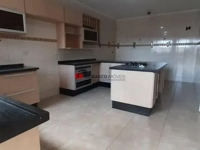 Sobrado com 160m² 5 quartos e 5 banheiros, à venda, no bairro Barcelona em São Caetano do Sul
