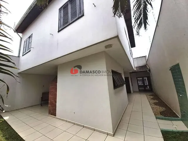 Sobrado com 240m² 4 quartos e 2 banheiros, à venda, no bairro Cibratel I em Itanhaém