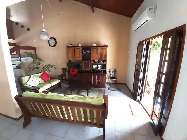 Sobrado com 240m² 4 quartos e 2 banheiros, à venda, no bairro Cibratel I em Itanhaém