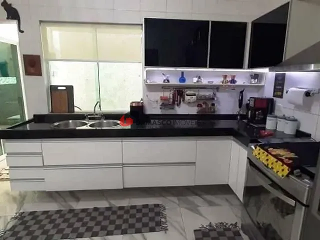 Sobrado com 280m² 3 quartos e 3 banheiros, à venda, no bairro Vila Valparaíso em Santo André