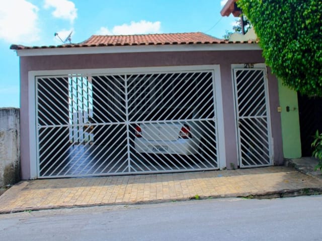 Sobrado com 212m² 4 quartos e 4 banheiros, à venda, no bairro Parque Industrial das Oliveiras em Taboão da Serra