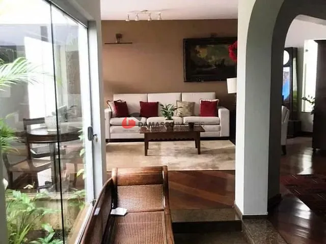 Sobrado com 304m² 3 quartos e 2 banheiros, para alugar, no bairro Jardim Sao Caetano em São Caetano do Sul