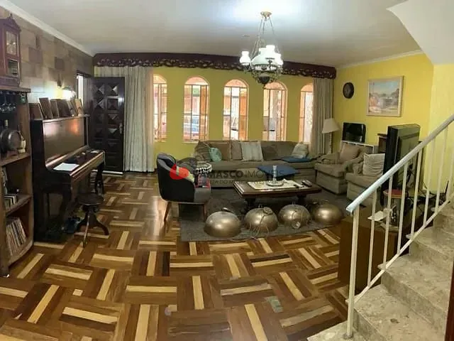 Sobrado com 240m² 5 quartos e 3 banheiros, à venda, no bairro Barcelona em São Caetano do Sul
