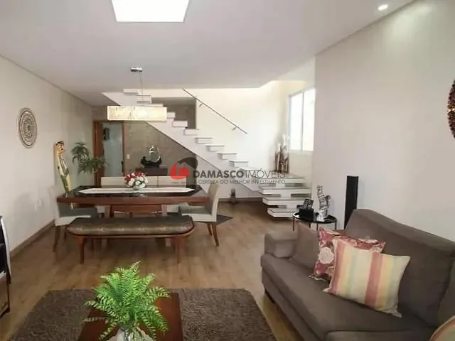 Sobrado com 240m² 4 quartos e 1 banheiro, à venda, no bairro Cerâmica em São Caetano do Sul