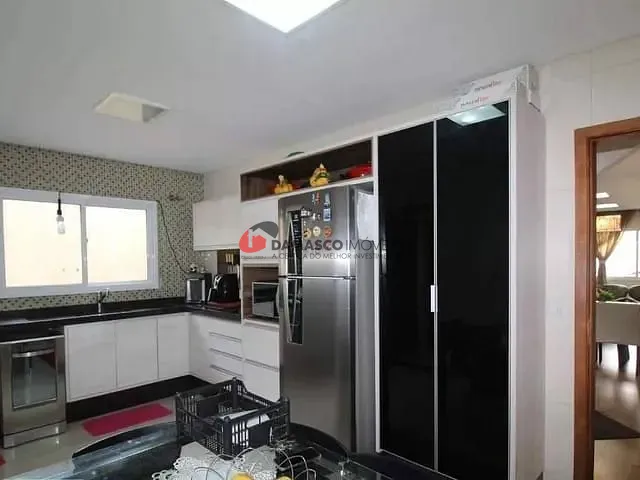 Sobrado com 240m² 4 quartos e 1 banheiro, à venda, no bairro Cerâmica em São Caetano do Sul