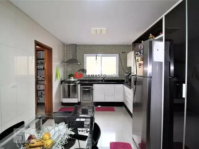 Sobrado com 240m² 4 quartos e 1 banheiro, à venda, no bairro Cerâmica em São Caetano do Sul