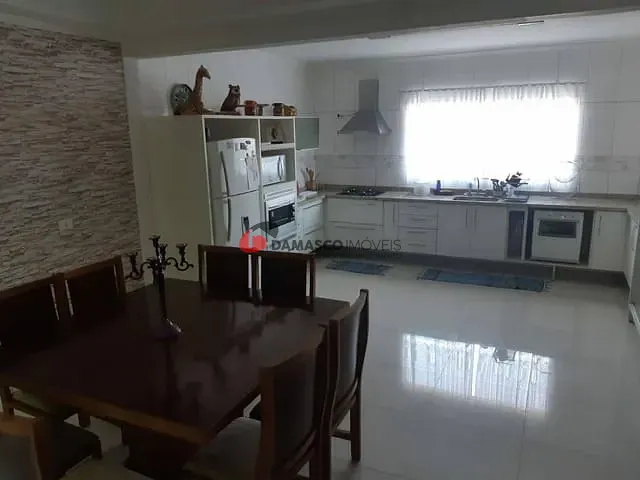 Sobrado com 254m² 4 quartos e 4 banheiros, à venda, no bairro Vila Floresta em Santo André