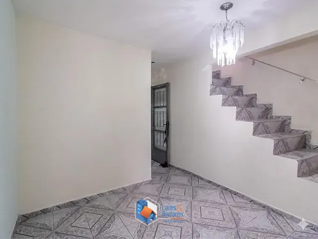 Sobrado com 200m² 3 quartos e 3 banheiros, à venda, no bairro Vila Teresinha em São Paulo