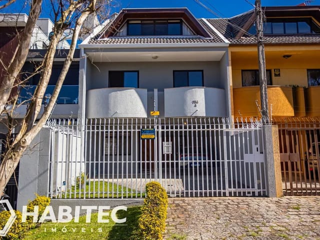 Sobrado 3 quartos e 4 banheiros, à venda, no bairro Guabirotuba em Curitiba