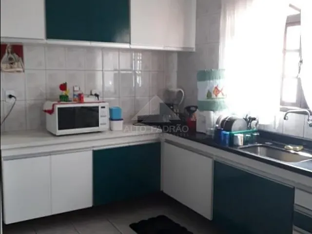 Sobrado com 250m², à venda, no bairro Vila Assis Brasil em Mauá