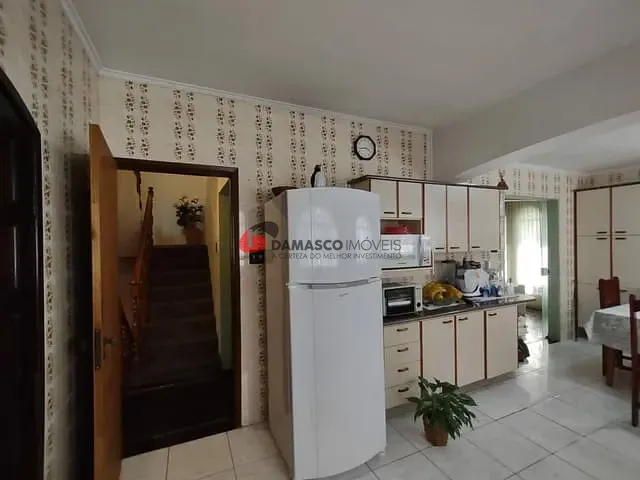 Sobrado com 370m² 4 quartos e 1 banheiro, para alugar, no bairro Vila Metalúrgica em Santo André