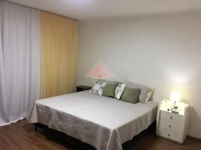 Sobrado com 250m² 3 quartos e 2 banheiros, à venda, no bairro Jardim Sílvia Maria em Mauá