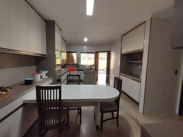 Sobrado com 296m² 3 quartos e 1 banheiro, à venda, no bairro Santa Maria em São Caetano do Sul