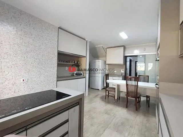 Sobrado com 296m² 3 quartos e 1 banheiro, à venda, no bairro Santa Maria em São Caetano do Sul