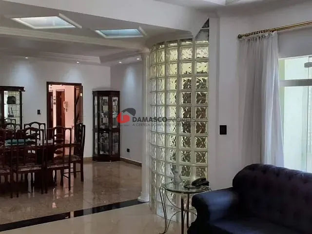 Sobrado com 254m² 2 quartos e 1 banheiro, à venda, no bairro Osvaldo Cruz em São Caetano do Sul