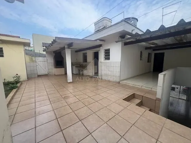Sobrado com 250m² 3 quartos e 1 banheiro, à venda, no bairro Parque das Américas em Mauá