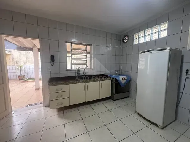 Sobrado com 250m² 3 quartos e 1 banheiro, à venda, no bairro Parque das Américas em Mauá