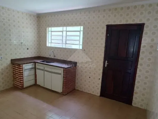 Sobrado com 250m² 2 quartos e 2 banheiros, para alugar, no bairro Vila Assis Brasil em Mauá