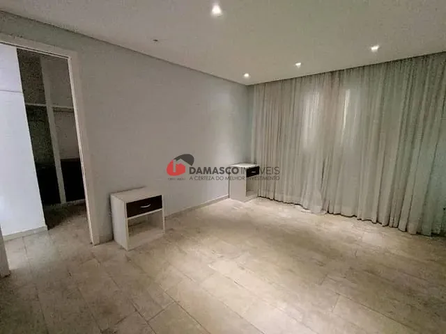 Sobrado com 252m² 5 quartos e 4 banheiros, à venda, no bairro Sítio da Figueira em São Paulo