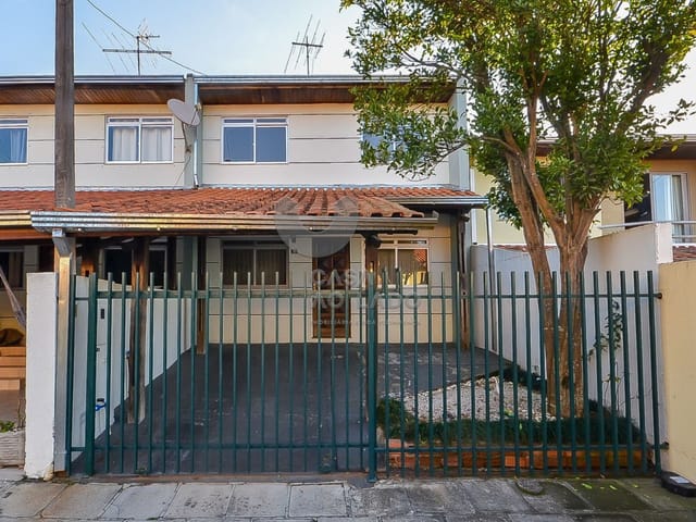 Sobrado 3 quartos e 1 banheiro, à venda, no bairro Boqueirão em Curitiba