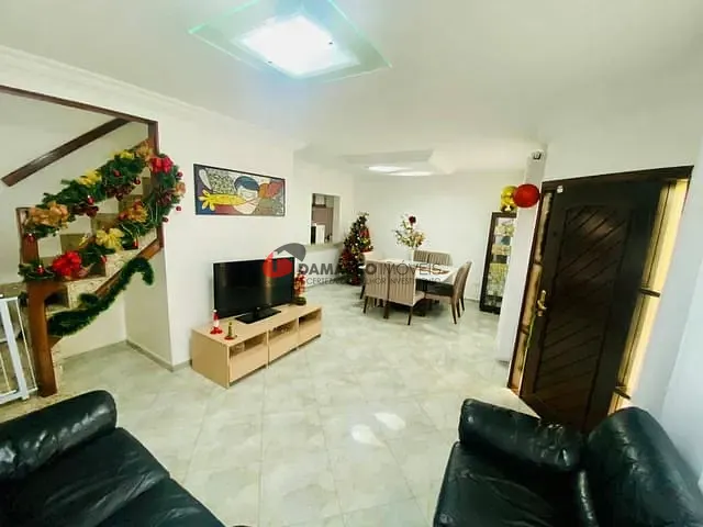 Sobrado com 215m² 4 quartos e 4 banheiros, à venda, no bairro Olímpico em São Caetano do Sul