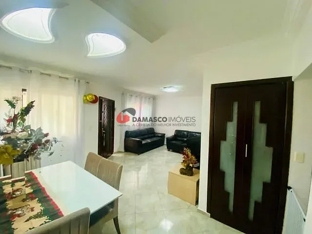 Sobrado com 215m² 4 quartos e 4 banheiros, à venda, no bairro Olímpico em São Caetano do Sul