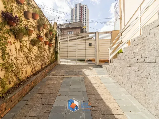 Sobrado com 128m² 4 quartos e 3 banheiros, à venda, no bairro Moinho Velho em São Paulo