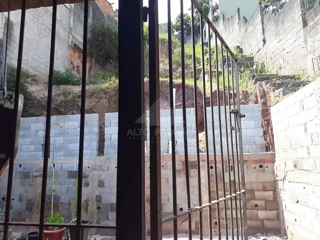 Sobrado com 382m² 5 quartos e 3 banheiros, à venda, no bairro Jardim Zaira em Mauá