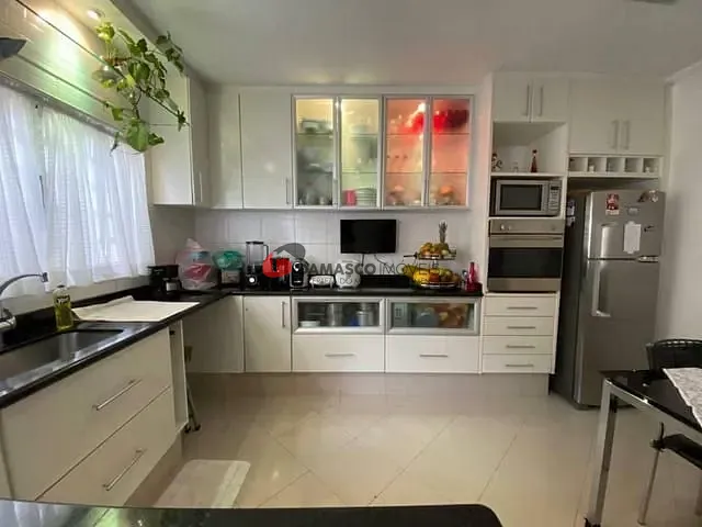 Sobrado com 180m² 2 quartos e 2 banheiros, à venda, no bairro Quinta da Paineira em São Paulo