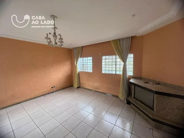 Sobrado 4 quartos e 3 banheiros, à venda, no bairro Cajuru em Curitiba